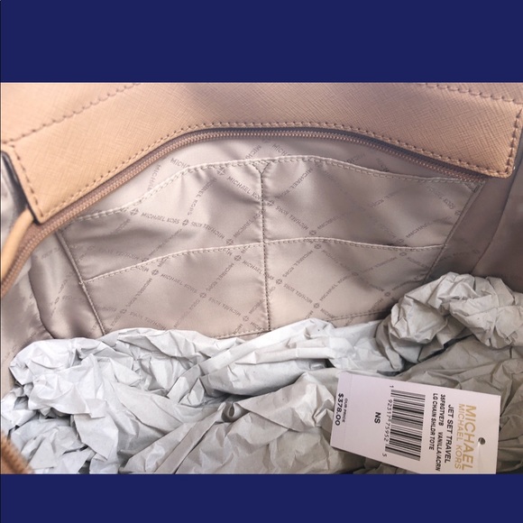 Gaby’sBags👜💕- NWT Michael Kors Bag Vanilla - Picture 7 of 8